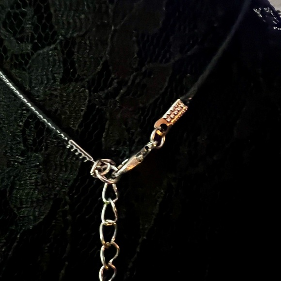 Skull & Crossbones Necklace - Picture 3 of 3